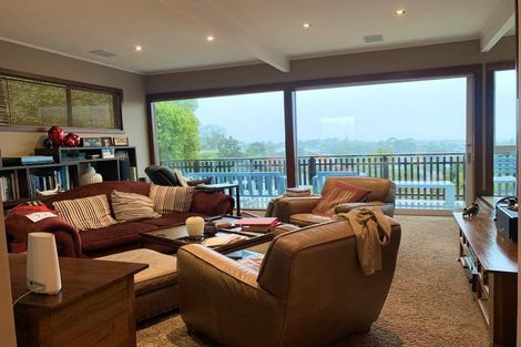 Photo of property in 6 Havana Place, Glenfield, Auckland, 0629