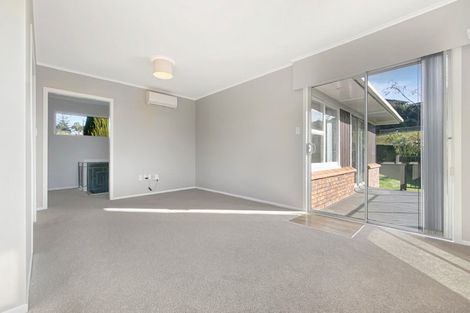 Photo of property in 52 Cyclarama Crescent, Massey, Auckland, 0614