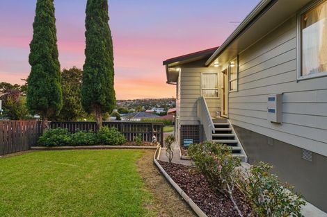 Photo of property in 40 Glenbervie Crescent, Massey, Auckland, 0614