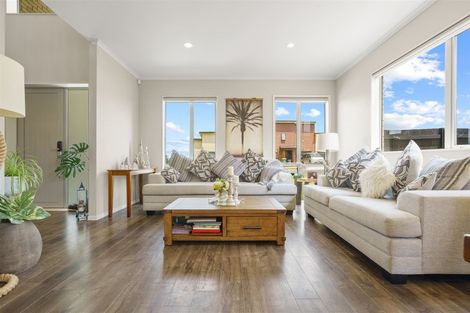 Photo of property in 16 Kirikiri Drive, Papakura, 2110