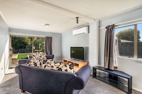 Photo of property in 84 Pioneer Road, Moturoa, New Plymouth, 4310