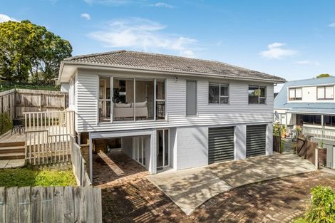 Photo of property in 13 Seabar Place, Glen Eden, Auckland, 0602