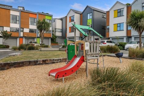 Photo of property in 19/22u Booth Street, Miramar, Wellington, 6022