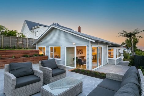 Photo of property in 7 Ranui Crescent, Khandallah, Wellington, 6035