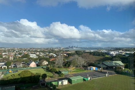 Photo of property in Frank Sargeson Apts, 508/74 Anzac Street, Takapuna, Auckland, 0622