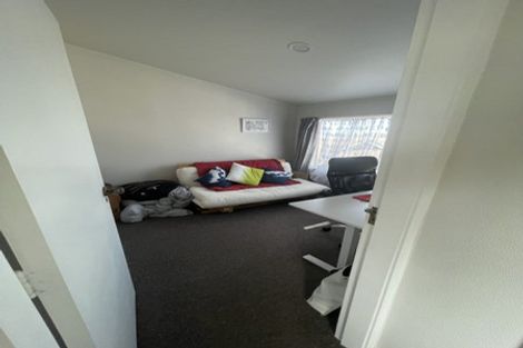 Photo of property in 1/133 Queens Drive, Lyall Bay, Wellington, 6022