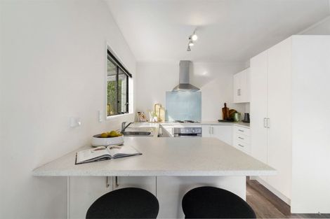 Photo of property in 2/8 Lingfield Street, Glenfield, Auckland, 0629