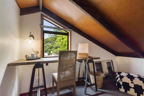 Photo of property in 5 Totara Grove, Hillcrest, Auckland, 0627