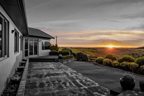 Photo of property in 355 Ngawhini Road, Hawera, 4674