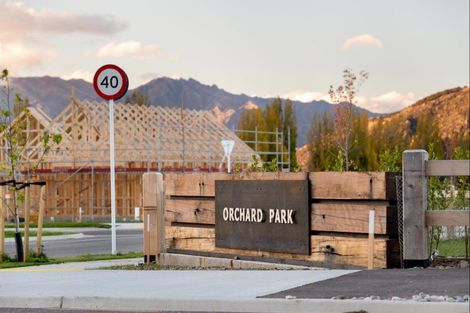 Photo of property in 3 Rubus Street, Wanaka, 9382