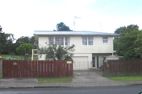 Photo of property in 37 Totaravale Drive, Totara Vale, Auckland, 0629
