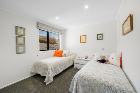 Photo of property in 10 Hyland Street, Wanaka, 9305