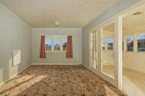 Photo of property in 1 Isabella Street, Whitianga, 3510