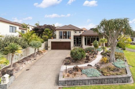 Photo of property in 5 Onemana Way, Te Atatu Peninsula, Auckland, 0610