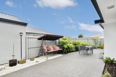 Photo of property in 28 Kirsten Place, Parklands, Christchurch, 8083