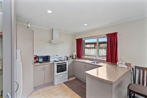 Photo of property in Rangeview Villas, 11/9 Fuller Close, Levin, 5510