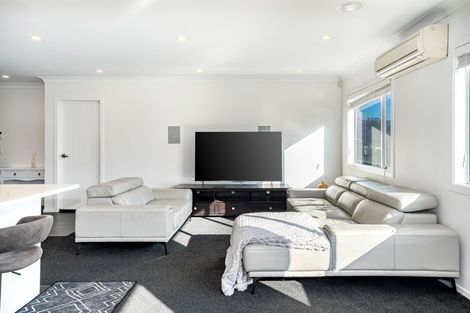 Photo of property in 21 Tasman Close, Aotea, Porirua, 5024