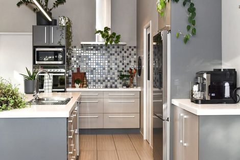 Photo of property in 132 Rowesdale Drive, Ohauiti, Tauranga, 3112