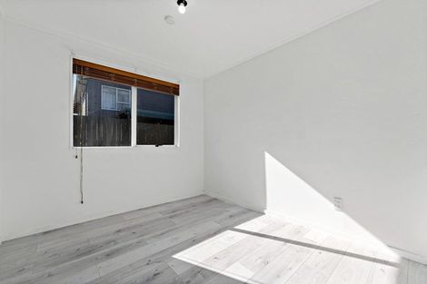 Photo of property in 1/14 Chislehurst Street, Henderson, Auckland, 0612