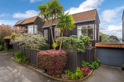 Photo of property in 2/63a Norwood Road, Bayswater, Auckland, 0622