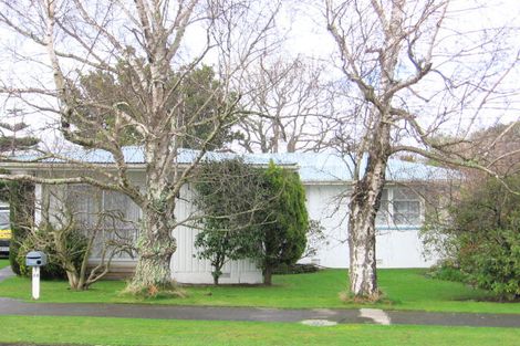 Photo of property in 24 Galway Avenue, Hokowhitu, Palmerston North, 4410