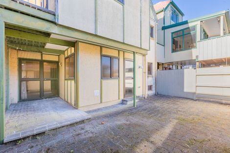 Photo of property in 419 Marine Parade, Napier South, Napier, 4110