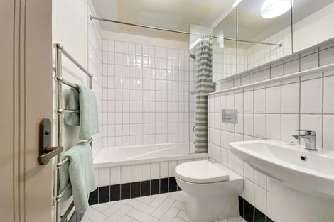 Photo of property in 204/3 Roxburgh Street, Mount Victoria, Wellington, 6011