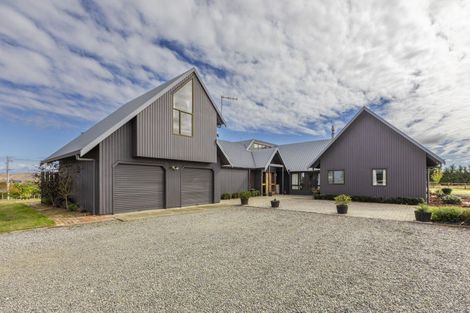 Photo of property in 297 Porangahau Road, Waipukurau, 4282
