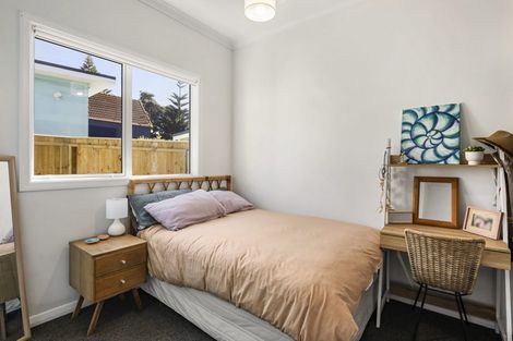 Photo of property in 16 Rua Street, Lyall Bay, Wellington, 6022