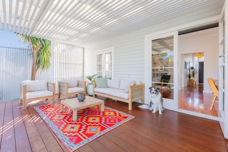 Photo of property in 100 Vigor Brown Street, Napier South, Napier, 4110