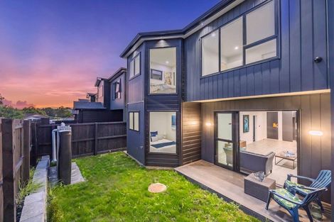 Photo of property in 26a Tupaki Place, Pakuranga Heights, Auckland, 2010