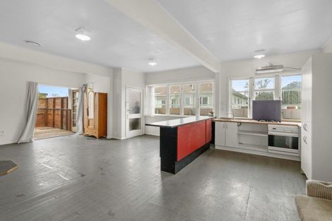 Photo of property in 76 Cambridge Street, Levin, 5510