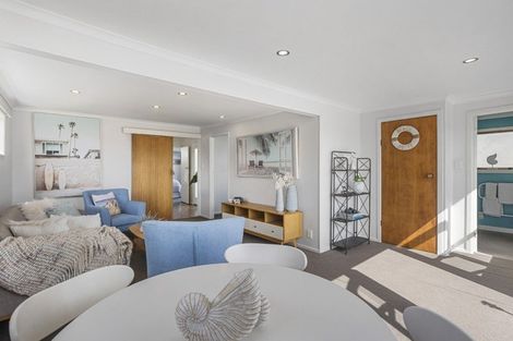 Photo of property in 23 Melandra Road, Stanmore Bay, Whangaparaoa, 0932