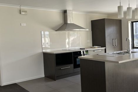 Photo of property in 16 Iris Place, Grandview Heights, Hamilton, 3200