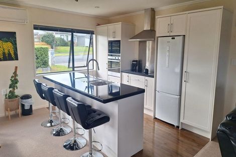 Photo of property in 48 Sunstone Crescent, Brown Owl, Upper Hutt, 5018