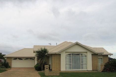 Photo of property in 8 Kakapo Court, Paraparaumu Beach, Paraparaumu, 5032