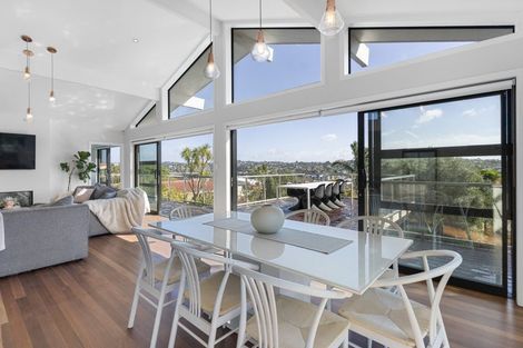 Photo of property in 12 Hyde Road, Rothesay Bay, Auckland, 0630