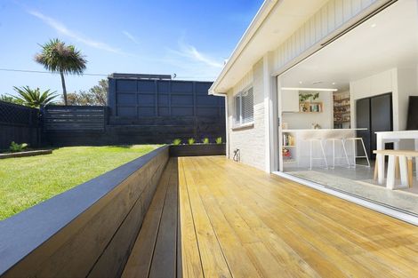 Photo of property in 2/19 Burnham Street, Seatoun, Wellington, 6022