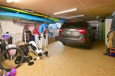 Photo of property in 43 Pohutukawa Avenue, Red Beach, 0932