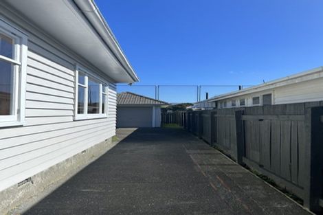Photo of property in 16 Strathmore Avenue, Strathmore Park, Wellington, 6022