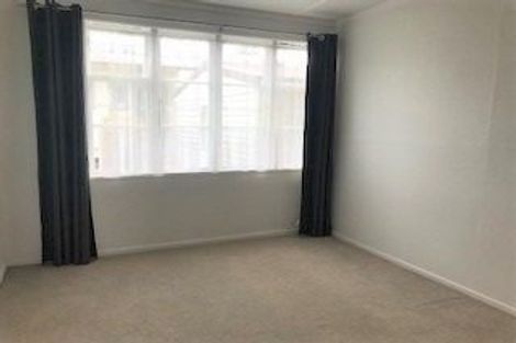 Photo of property in 3 Fruitvale Road, New Lynn, Auckland, 0600