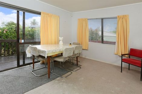 Photo of property in 180 Te Atatu Road, Te Atatu South, Auckland, 0610