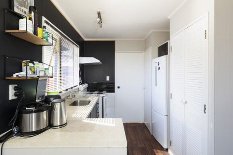 Photo of property in 31 Peter Hall Drive, Kelvin Grove, Palmerston North, 4414