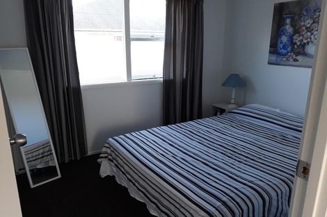 Photo of property in 2/206 Lake Road, Northcote, Auckland, 0627