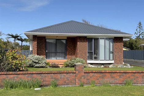 Photo of property in 2 Jamieson Road, Karoro, Greymouth, 7805