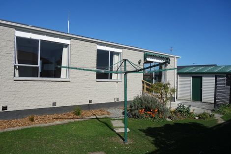 Photo of property in 2/5 Helanca Avenue, Wainoni, Christchurch, 8061