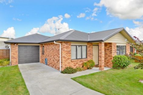 Photo of property in 13 Shrule Place, Huntington, Hamilton, 3210