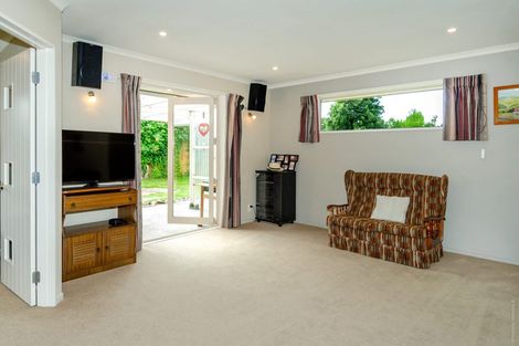Photo of property in 10 Rochester Crescent, Rolleston, 7614