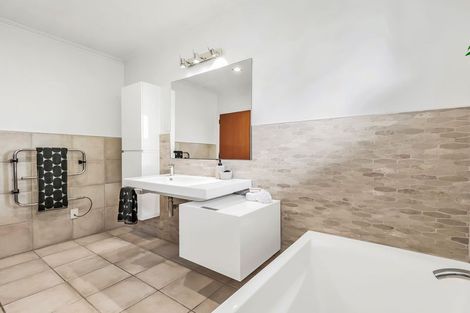 Photo of property in 39 Highfield Place, Avonhead, Christchurch, 8042