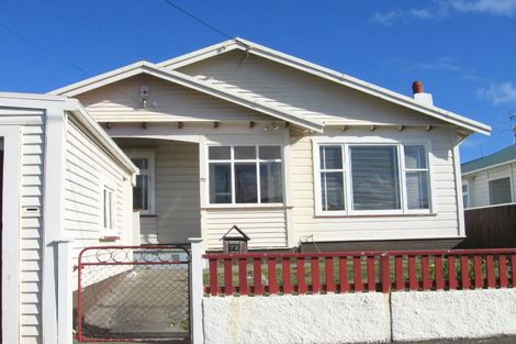 Photo of property in 72 Endeavour Street, Lyall Bay, Wellington, 6022